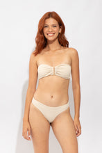 Carica l'immagine nel visualizzatore di Gallery, Model Front: Rio De Sol Slip Bottom Solar-Off Essential-Comfy
