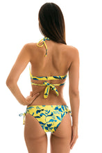 Carica l'immagine nel visualizzatore di Gallery, Model Back: Rio De Sol Slip Bottom Lemon Flower Transpassado
