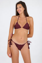 Carica l'immagine nel visualizzatore di Gallery, Model Front: Rio De Sol Reggiseno Top Barolo Frufru
