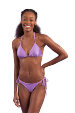 Carica l'immagine nel visualizzatore di Gallery, Model Front: Rio De Sol Reggiseno Top Orchid Tri-Inv
