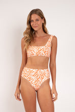 Carica l'immagine nel visualizzatore di Gallery, Model Front: Rio De Sol Slip Bottom Sahari Hotpants
