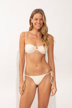 Carica l'immagine nel visualizzatore di Gallery, Model Front: Rio De Sol Slip Bottom Malibu-Natural Cheeky-Tie
