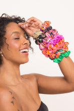 Carica l'immagine nel visualizzatore di Gallery, Image 06: Rio De Sol Accessori Per Capelli Dots-Energy Scrunchie
