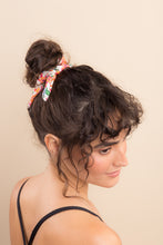 Carica l&#39;immagine nel visualizzatore di Gallery, Boho Scrunchie
