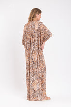 Carica l&#39;immagine nel visualizzatore di Gallery, Leopard Long Dress
