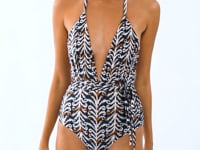 Carica e avvia il video nel visualizzatore di galleria, Video: Rio De Sol Intero Ikat New Vegas
