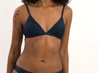 Carica e avvia il video nel visualizzatore di galleria, Video: Rio De Sol Slip Bottom Shimmer-Shark Essential-Comfy

