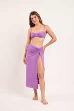 Carica l&#39;immagine nel visualizzatore di Gallery, Model Front: Rio De Sol Gonna Da Spiaggia Bio-Floreira Long Skirt Knot
