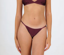 Carica l&#39;immagine nel visualizzatore di Gallery, Gallery: Rio De Sol Slip Bottom Barolo California
