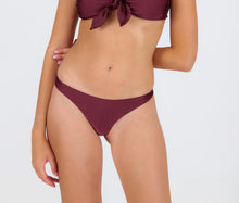 Carica l&#39;immagine nel visualizzatore di Gallery, Gallery: Rio De Sol Slip Bottom Barolo Nice-Fio
