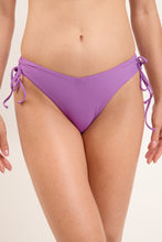 Carica l&#39;immagine nel visualizzatore di Gallery, Gallery: Rio De Sol Slip Bottom Bio-Floreira Lola
