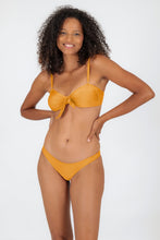 Carica l&#39;immagine nel visualizzatore di Gallery, Model Front: Rio De Sol Slip Bottom Damasco Essential

