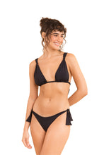 Carica l&#39;immagine nel visualizzatore di Gallery, Model Front: Rio De Sol Slip Bottom Dots-Black Italy
