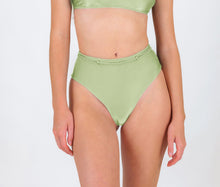 Carica l&#39;immagine nel visualizzatore di Gallery, Gallery: Rio De Sol Slip Bottom Oliva Hotpants
