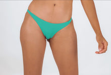 Carica l&#39;immagine nel visualizzatore di Gallery, Model Front: Rio De Sol Slip Bottom Opal Leblon-Fio
