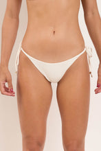 Carica l&#39;immagine nel visualizzatore di Gallery, Gallery: Rio De Sol Slip Bottom Sand-Chantilly Lacinho
