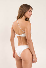 Carica l&#39;immagine nel visualizzatore di Gallery, Model Back: Rio De Sol Slip Bottom Sand-White Leblon
