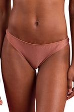 Carica l&#39;immagine nel visualizzatore di Gallery, Gallery: Rio De Sol Slip Bottom Shimmer-Copper Essential
