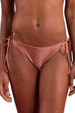 Carica l&#39;immagine nel visualizzatore di Gallery, Gallery: Rio De Sol Slip Bottom Shimmer-Copper Ibiza-Comfy
