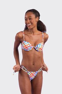 Model Front: Rio De Sol Slip Bottom Square Pipa