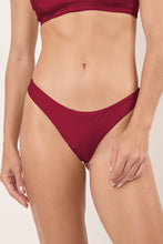Carica l&#39;immagine nel visualizzatore di Gallery, Gallery: Rio De Sol Slip Bottom Touch-Carmim Essential
