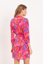 Carica l&#39;immagine nel visualizzatore di Gallery, Model Back: Rio De Sol Vestito Da Spiaggia Flavors Chemise
