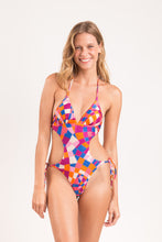 Carica l&#39;immagine nel visualizzatore di Gallery, Model Front: Rio De Sol Intero Funny Trikini
