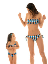Carica l&#39;immagine nel visualizzatore di Gallery, Model Back: Rio De Sol Due Pezzi Bambina Geometric Kids
