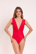 Carica l&#39;immagine nel visualizzatore di Gallery, Model Front: Rio De Sol Intero Microfibra-Chic-Red Anne
