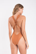 Carica l&#39;immagine nel visualizzatore di Gallery, Model Back: Rio De Sol Intero Nocciola Riviera
