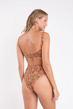 Carica l&#39;immagine nel visualizzatore di Gallery, Model Back: Rio De Sol Completo Set Bouquet Bliss Hotpants

