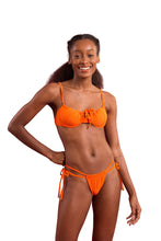 Carica l&#39;immagine nel visualizzatore di Gallery, Model Front: Rio De Sol Completo Set Dots-Orange Balconet-Tie Pipa
