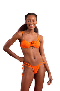 Model Front: Rio De Sol Completo Set Dots-Orange Balconet-Tie Pipa