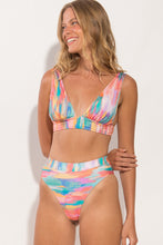 Carica l&#39;immagine nel visualizzatore di Gallery, Gallery: Rio De Sol Completo Set River Halter-Cos Hotpant-Cos
