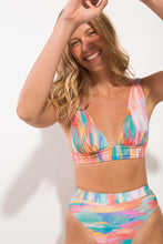 Carica l&#39;immagine nel visualizzatore di Gallery, Image 04: Rio De Sol Completo Set River Halter-Cos Hotpant-Cos
