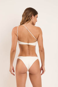 Model Back: Rio De Sol Completo Set Sand-Chantilly Kora Leblon