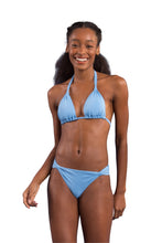 Carica l&#39;immagine nel visualizzatore di Gallery, Model Front: Rio De Sol Reggiseno Top Baltico Mel
