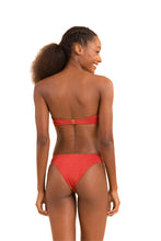 Carica l&#39;immagine nel visualizzatore di Gallery, Model Back: Rio De Sol Reggiseno Top Malibu-Chili Bandeau-Duo
