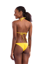 Carica l&#39;immagine nel visualizzatore di Gallery, Model Back: Rio De Sol Reggiseno Top Malibu-Yellow Tri-Inv
