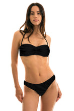 Carica l'immagine nel visualizzatore di Gallery, Model Front: Rio De Sol Reggiseno Top Preto Bandeau-Pli
