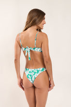 Carica l&#39;immagine nel visualizzatore di Gallery, Model Back: Rio De Sol Reggiseno Top Pua-Valley Coral
