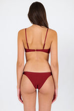 Carica l&#39;immagine nel visualizzatore di Gallery, Model Back: Rio De Sol Reggiseno Top Shimmer-Divino Bandeau-Knot
