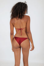 Carica l&#39;immagine nel visualizzatore di Gallery, Model Back: Rio De Sol Reggiseno Top Shimmer-Divino Tri-Rope
