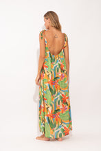 Carica l&#39;immagine nel visualizzatore di Gallery, Model Back: Rio De Sol Vestito Da Spiaggia Tropical Long Dress Chiara
