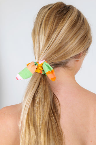 Model Front: Rio De Sol Accessori Per Capelli Utah Scrunchie