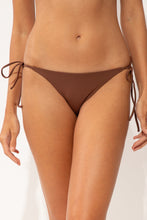 Carica l'immagine nel visualizzatore di Gallery, Gallery: Wednesday In Hawaii By Rio De Sol Slip Bottom Coco Kaleia-Comfy
