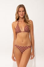 Carica l'immagine nel visualizzatore di Gallery, Model Front: Wednesday In Hawaii By Rio De Sol Slip Bottom Kiko-Coco Oahu
