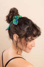 Carica l&#39;immagine nel visualizzatore di Gallery, Wilds Scrunchie
